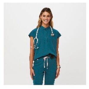 FIGS Rafaela Oversized Scrubs Scrubs Top - Used